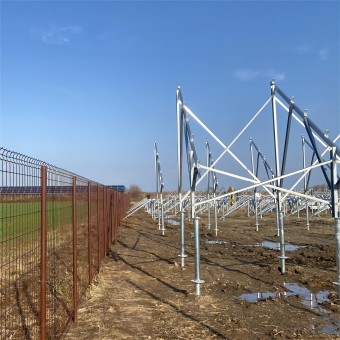 Sistema de montagem solar em solo baseado em ferro de 6,6 MW